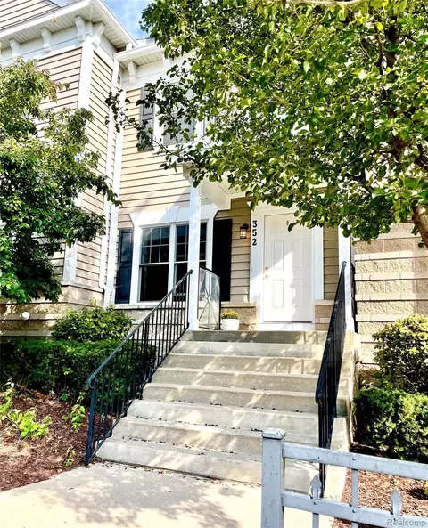 352 W Grand River Ave #3, East Lansing, MI 48823