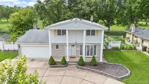 11280 Mandale Dr, Sterling Heights, MI 48312
