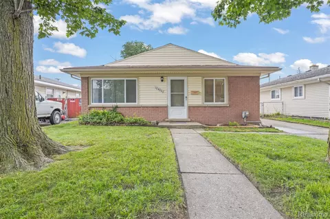 12400 Arcola St, Livonia, MI 48150