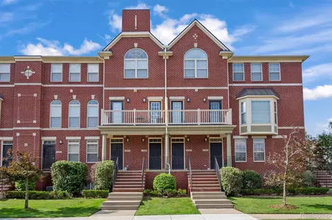 3175 Camden Dr, Troy, MI 48084