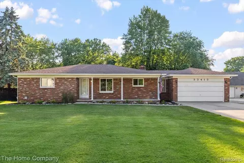 33413 Louise Ave, Clinton Township, MI 48035