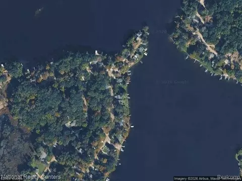 683 Lakeshore Dr, Deerfield, MI 48421