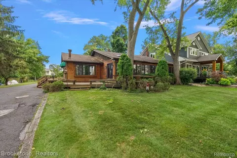1167 E Lake Dr, Novi, MI 48377