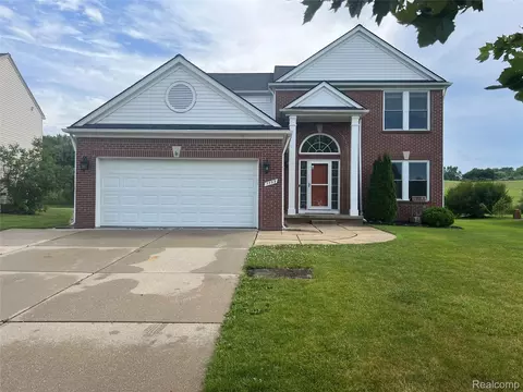 7753 Turrillium Ln, Waterford, MI 48327