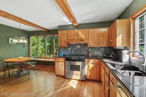 Kitchen - 2411 Farmbrook Trl, Addison, MI 48370 photo 4 of 5