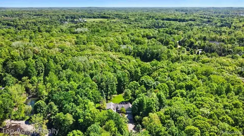 View/Area - 2411 Farmbrook Trl, Addison, MI 48370 photo 2 of 5