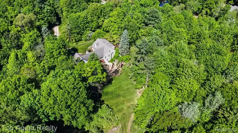 View/Area - 2411 Farmbrook Trl, Addison, MI 48370 photo 3 of 5