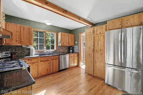 Kitchen - 2411 Farmbrook Trl, Addison, MI 48370 photo 2 of 5