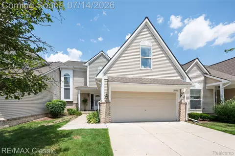 29790 Palmer Ct, Farmington Hills, MI 48336