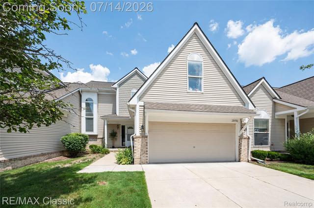 29790 Palmer Ct, Farmington Hills, MI 48336