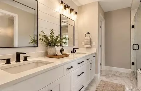 Bath - 50419 Arcadia Dr, Macomb, MI 48042 photo 6 of 15