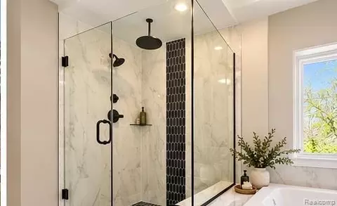 Bath - 50419 Arcadia Dr, Macomb, MI 48042 photo 8 of 15