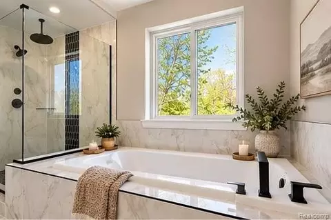 Bath - 50419 Arcadia Dr, Macomb, MI 48042 photo 7 of 15