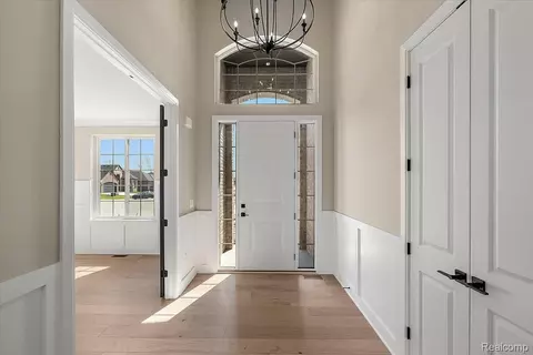 Entry Way - 50419 Arcadia Dr, Macomb, MI 48042 photo 2 of 9