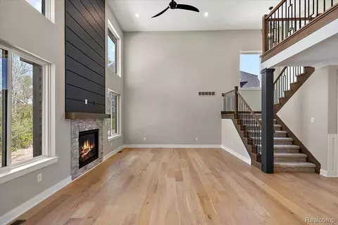Living - 50419 Arcadia Dr, Macomb, MI 48042 photo 4 of 5