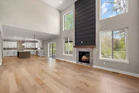 Living - 50419 Arcadia Dr, Macomb, MI 48042 photo 2 of 5