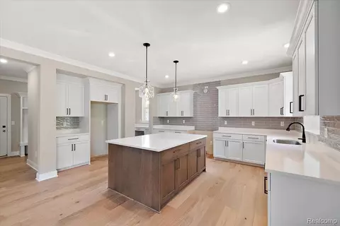 Kitchen - 50419 Arcadia Dr, Macomb, MI 48042 photo 1 of 5