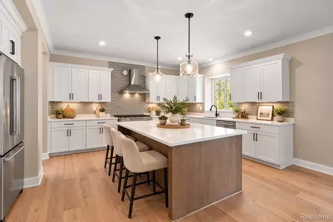 Kitchen - 50419 Arcadia Dr, Macomb, MI 48042 photo 3 of 7