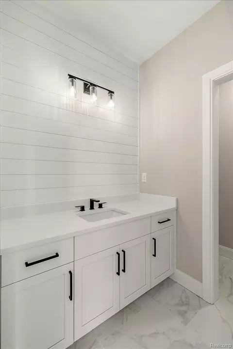 Bath - 50419 Arcadia Dr, Macomb, MI 48042 photo 2 of 11
