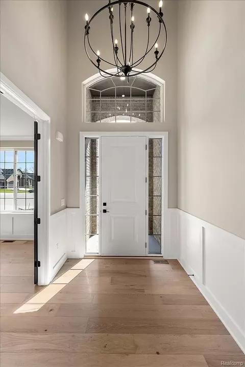 Entry Way - 50419 Arcadia Dr, Macomb, MI 48042 photo 3 of 9