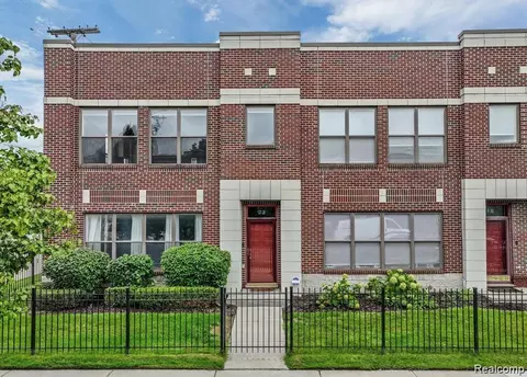 22 Pallister St, Detroit, MI 48202