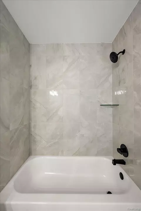 Bath - 24462 Sawgrass Dr, Macomb, MI 48042 photo 13 of 13