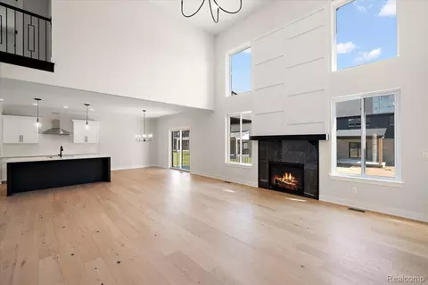 Living - 24462 Sawgrass Dr, Macomb, MI 48042 photo 1 of 5
