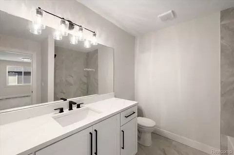 Bath - 24462 Sawgrass Dr, Macomb, MI 48042 photo 8 of 13
