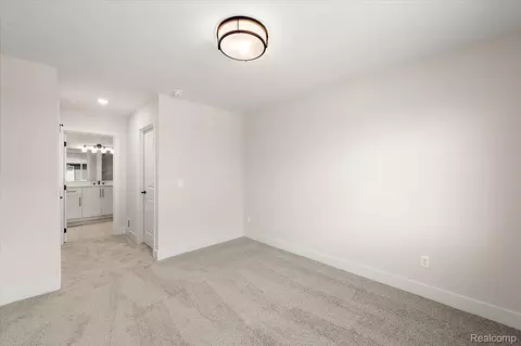 Bedroom - 24462 Sawgrass Dr, Macomb, MI 48042 photo 3 of 7