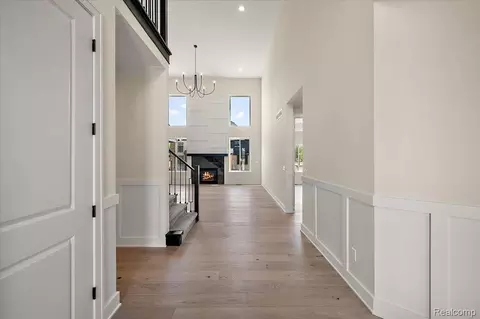 Entry Way - 24462 Sawgrass Dr, Macomb, MI 48042 photo 3 of 6