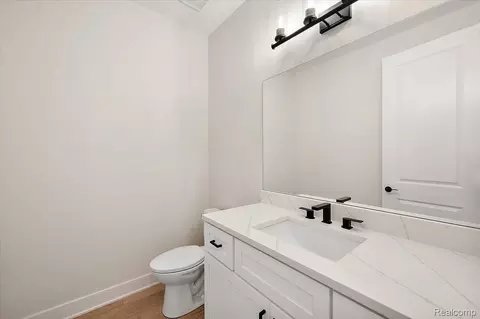 Bath - 24462 Sawgrass Dr, Macomb, MI 48042 photo 1 of 13
