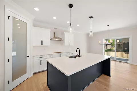 Kitchen - 24462 Sawgrass Dr, Macomb, MI 48042 photo 2 of 3