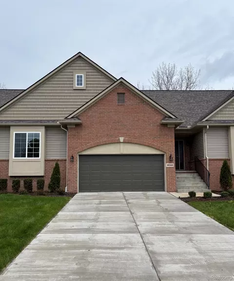 9046 Rhyan Rd, White Lake, MI 48386
