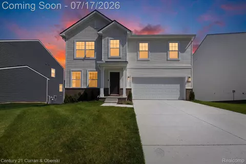 8404 Capstone Dr, White Lake, MI 48386