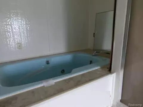 Bath - 1210 Deyo St, Jackson, MI 49201 photo 1 of 2