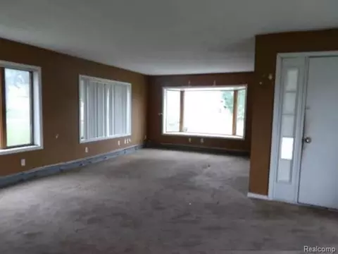 Living - 1210 Deyo St, Jackson, MI 49201 photo 1 of 1
