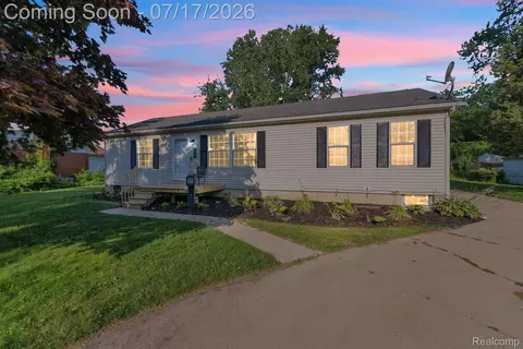 1119 Lathers St, Garden City, MI 48135
