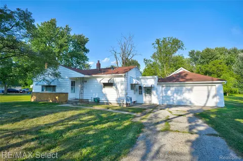 7449 Jennings Rd, Mundy, MI 48473