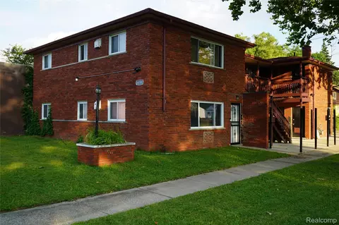 18741 Schoolcraft, Detroit, MI 48223