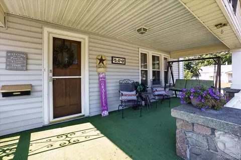 Exterior - 500 E Vienna St, Clio, MI 48420 photo 4 of 10