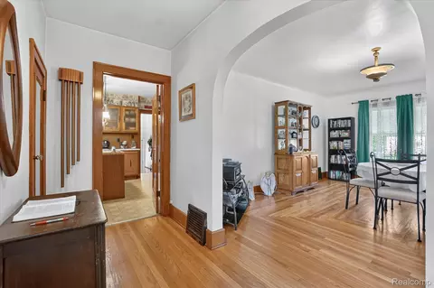 Entry Way - 500 E Vienna St, Clio, MI 48420 photo 2 of 4