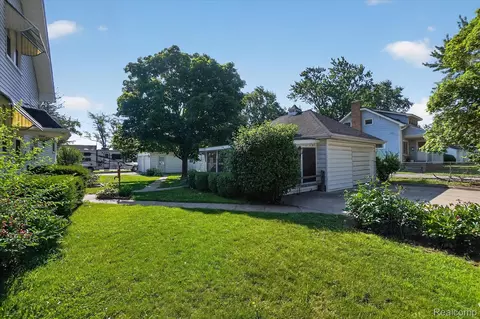 Exterior - 500 E Vienna St, Clio, MI 48420 photo 6 of 10