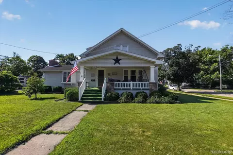 Exterior - 500 E Vienna St, Clio, MI 48420 photo 2 of 10