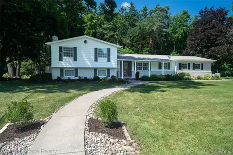 7000 Pebblecreek Rd, West Bloomfield, MI 48322