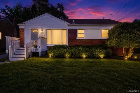 1455 Jeffrey Ln, Inkster, MI 48141