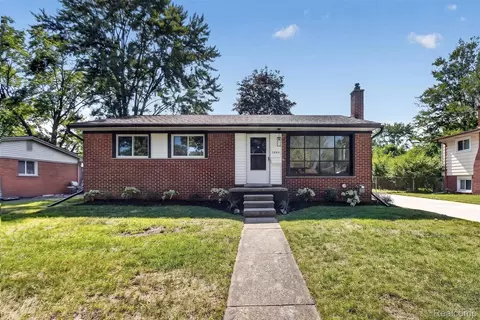 20951 Meadowlark St, Farmington, MI 48336