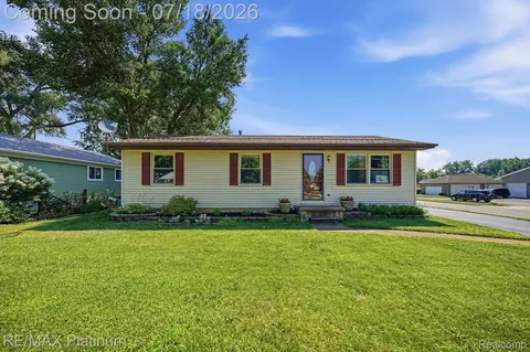 127 S East St, Fowlerville, MI 48836