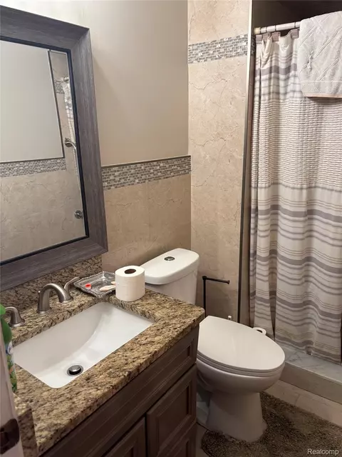 16776 Sarno Dr, Macomb, MI 48044 photo 6