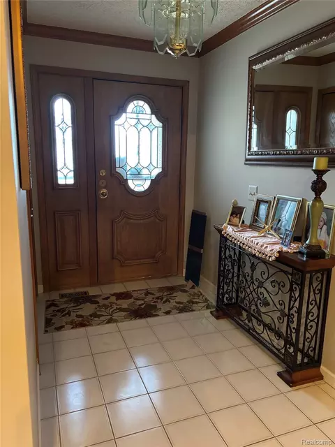 16776 Sarno Dr, Macomb, MI 48044 photo 5