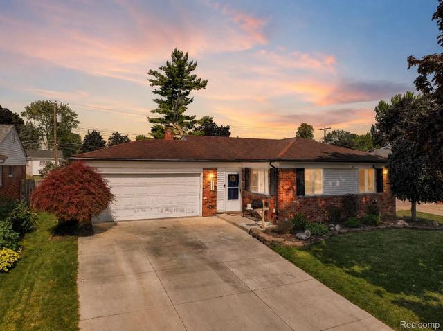 15123 Hix St, Livonia, MI 48154
